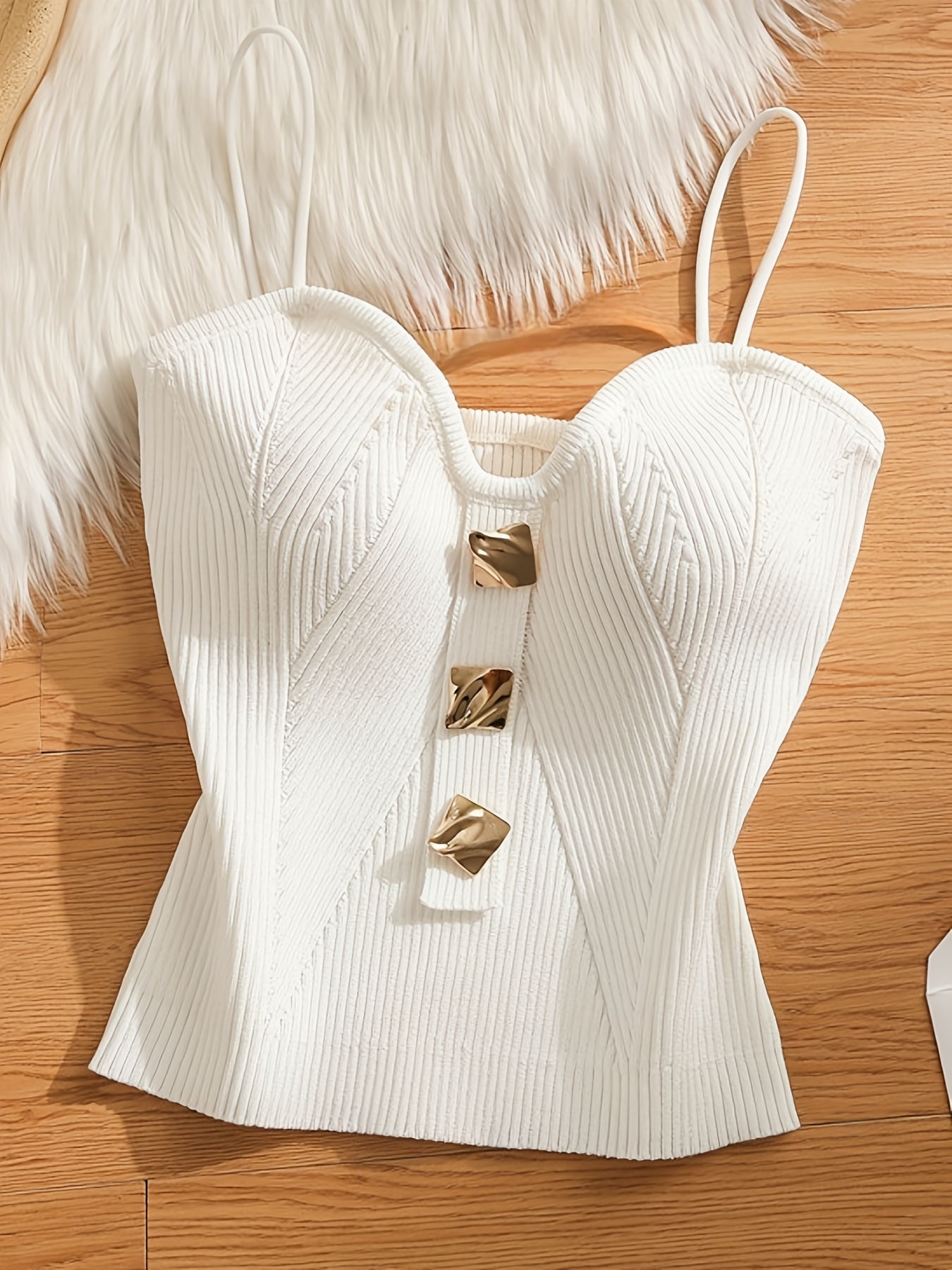 A Two-Piece Set Featuring a Comfortable Strapless Tank Top with Three-Button Design, Solid Color, Sleeveless And Slimming, Versatile for Everyday Parties, Making It an Ideal Gift for Valentine'S Day.