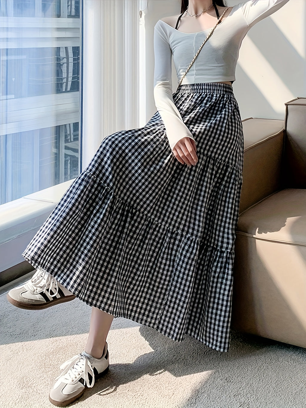 Women's High-Waist Black and White Gingham Pleated Skirt - Slimming A-Line Cut, Casual Summer Style, Lightweight and Breathable Fabric, Perfect for Staircase Outfits or Casual Attire