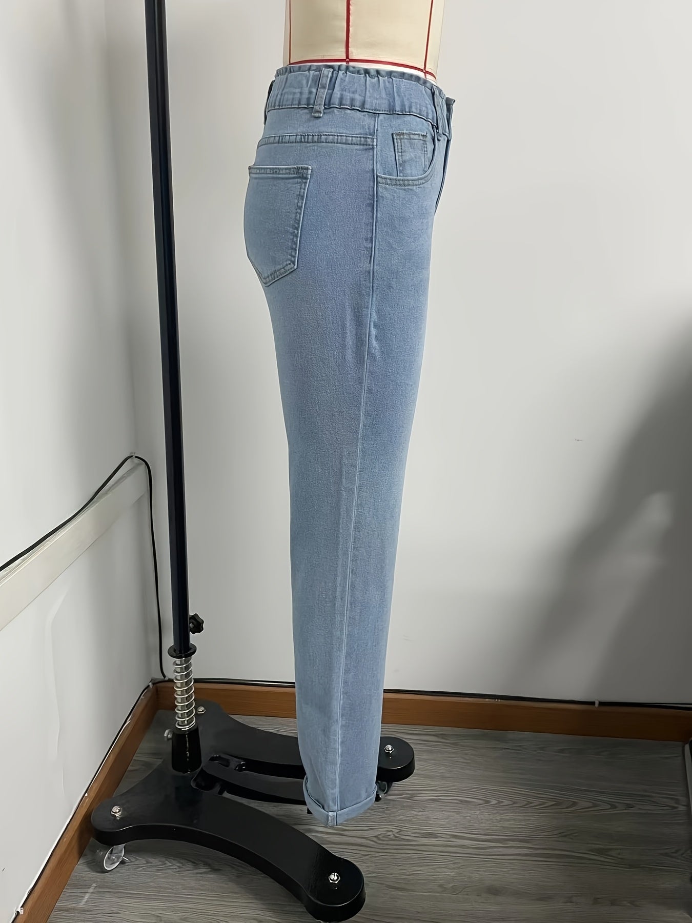 Women's Slim-Fit Stretch Denim Jeans - High-Rise, Comfortable, Machine Washable, Casual Light Blue Jeans with Pockets, All-Season Wear, Comfortable Fashion | Highrise Denim | Durable Fabric