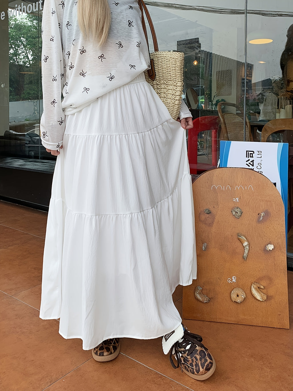 Spring And Autumn Women'S High-Waisted Slimming Versatile White Midi Skirt with Elastic Waist, Mid-Length Black Skirt with Lining, Beach Party Long Skirt.