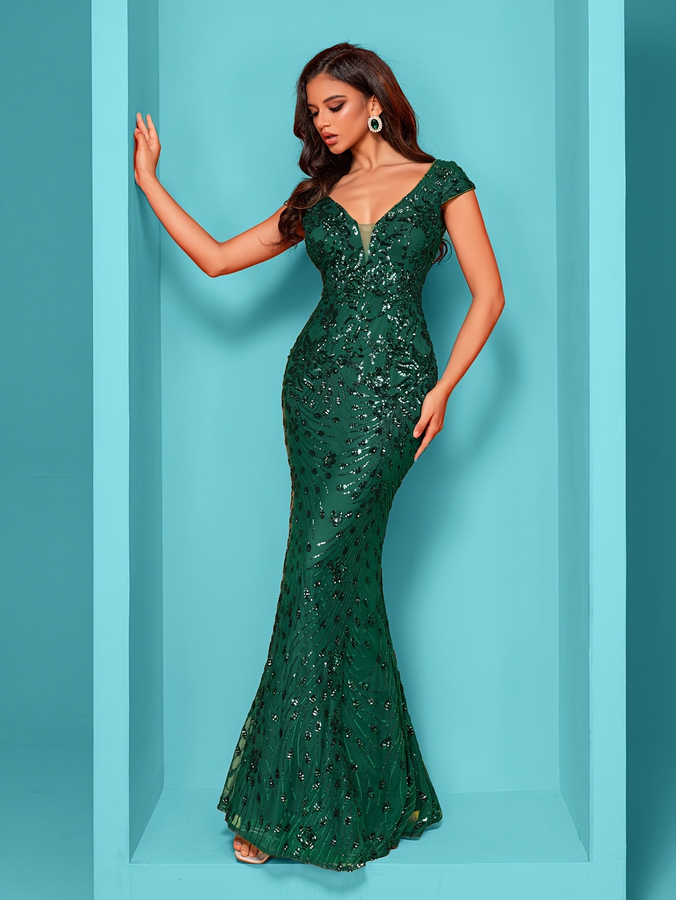 Elegant Beaded V-Neck Sleeveless Tank Fishtail Dress - Luxury Formal Bridesmaid & Evening Gown with Floral Print, Long Train Mermaid Silhouette for Weddings, Parties, Galas - Hand Wash Only, Bridesmaid Dress, Wedding Attire, Sophisticated Craftsmanship